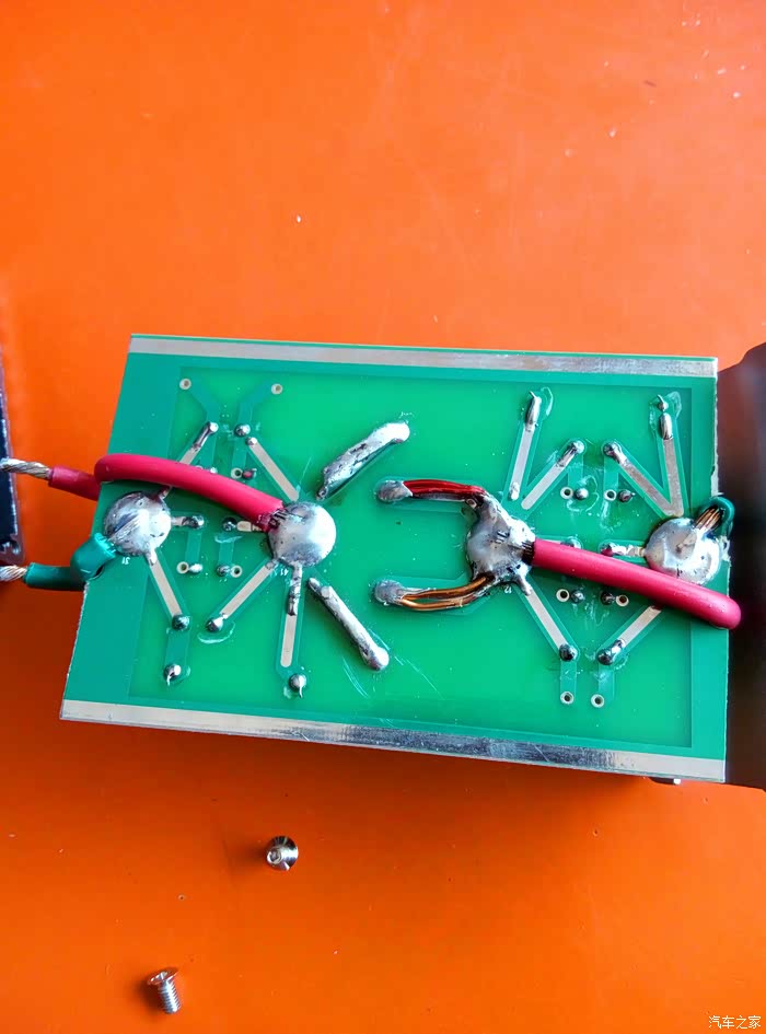 非机器点锡,手工活一般吧.