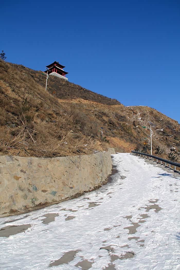 蘑菇石家庄西山森林公园雪后自嗨