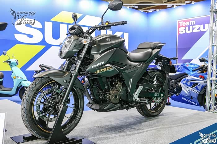 铃木gixxer250街车版