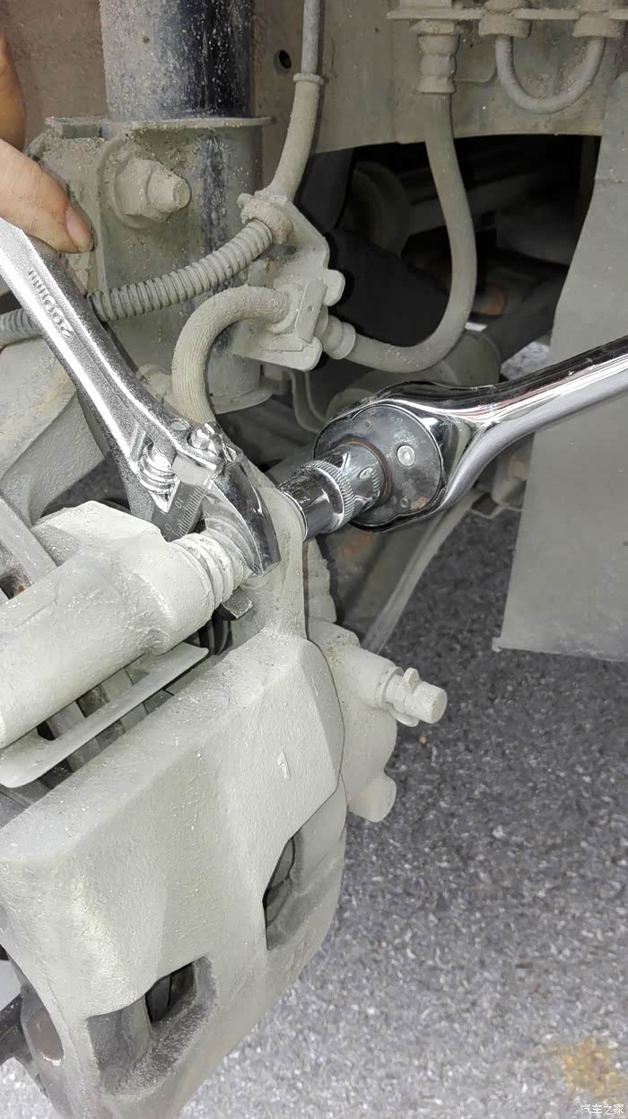 够够够,拉次够,我们一起换刹车片去