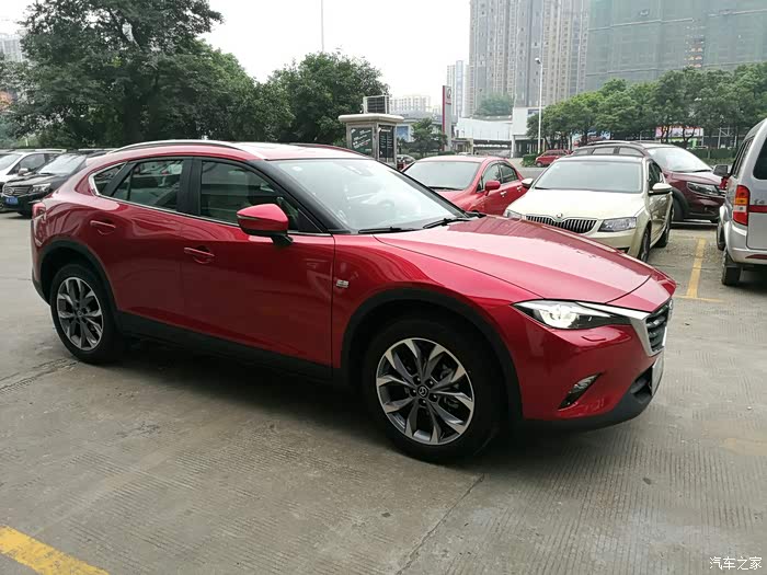 【图】【尨哥说车】路上偶遇cx4,魂动红实车外观确实漂亮_马自达cx-4