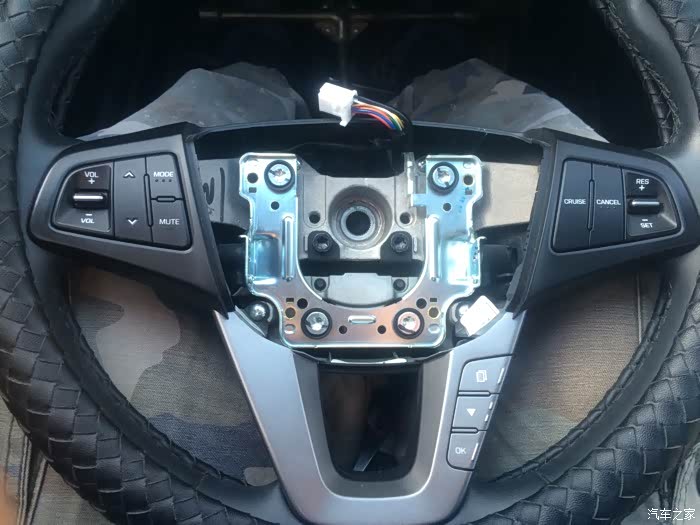 名图1.8尊贵升级助力调节作业,多功能方向盘蓝牙升级成功