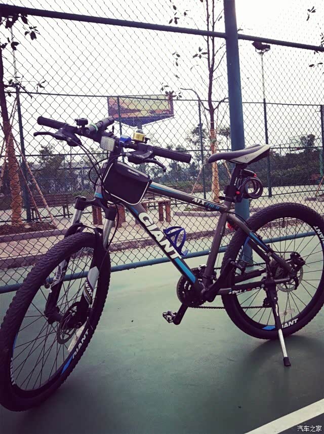 就感觉已经满足不了我了,后来又去了捷安特专卖店,atx6系我肯定不要了