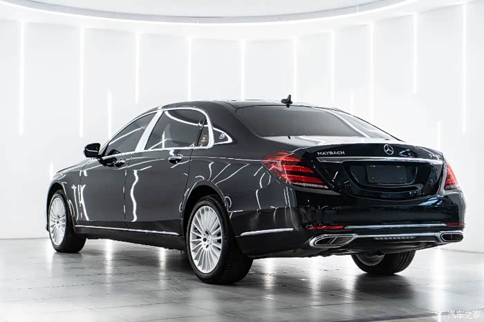 奔驰迈巴赫s450,强大的前脸,看起来有很高的立体感