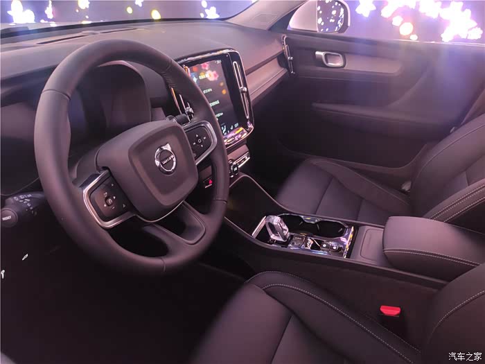 看看内饰,xc40的内饰我觉得很精致.