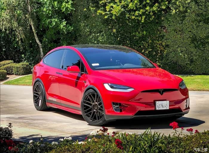 中国红搭配隐形车衣,这台特斯拉model x足以让你眼前一亮
