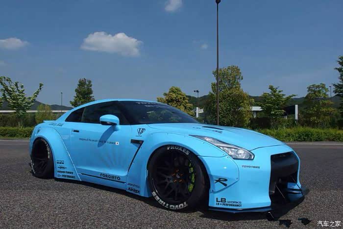 日产gtr r35改装lb款宽体大包围