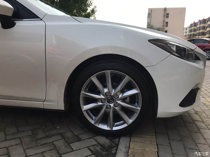 版主请放行出套17款昂克赛拉18寸原车轮毂