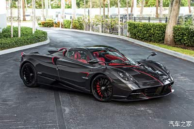 pagani huayra roadster 红黑配色,帅气