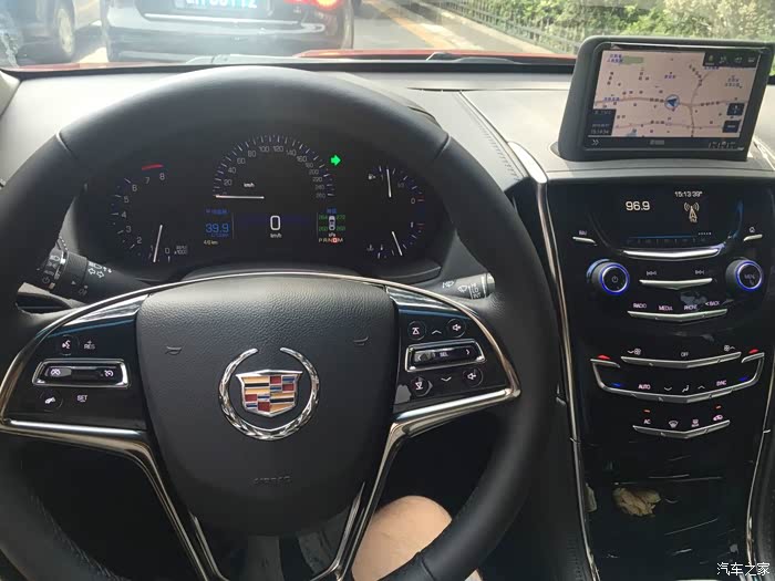 3,本人开车有时温柔有时暴躁.