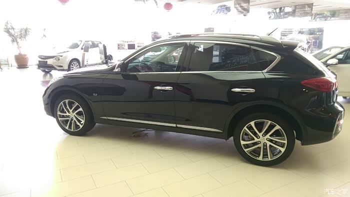 第一次看见黑色顶配实车