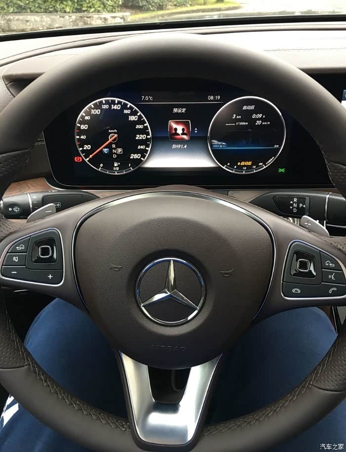 执着于情怀——我的奔驰e200l