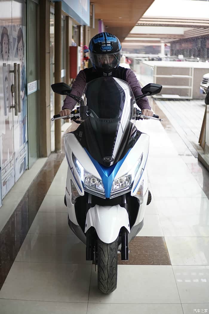 15年五台车 光阳赛艇300i飒爽高清作业