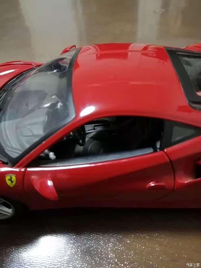 敢发就敢送红色法拉利车门展示做工细节