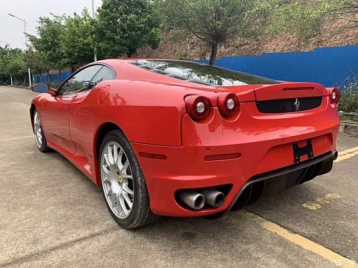 法拉利f430 德版 红色,狂野的感觉中带着一丝沉稳