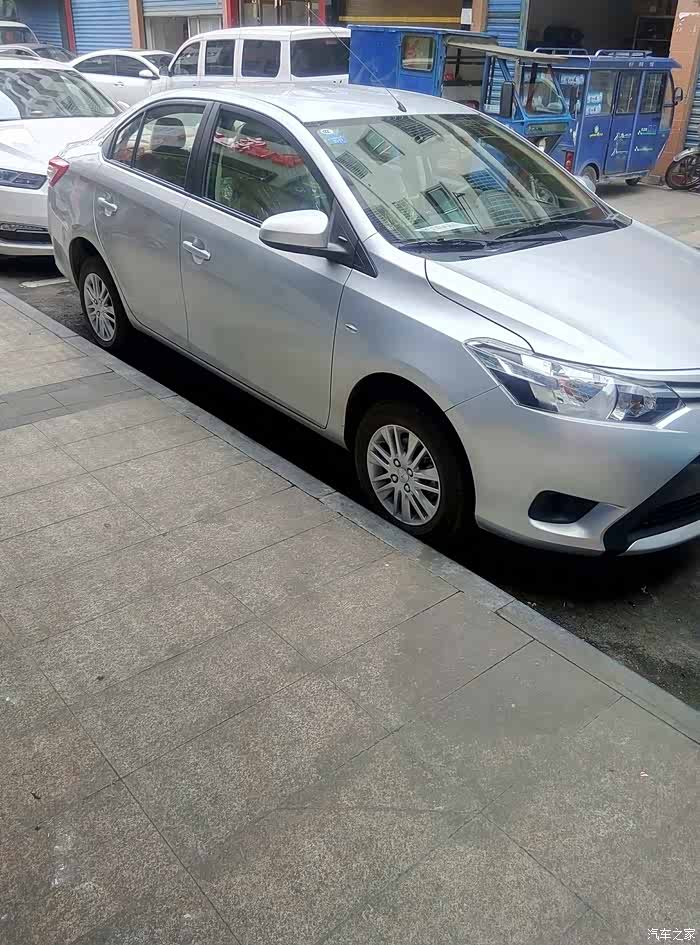 明天定威驰,什么颜色好看