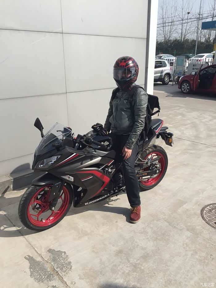 今天拿车了!小忍者250黑红!