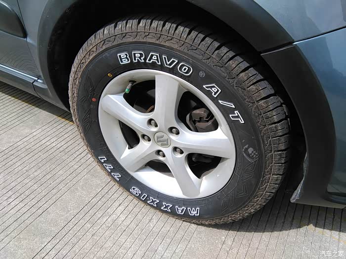 六万公里换轮胎了