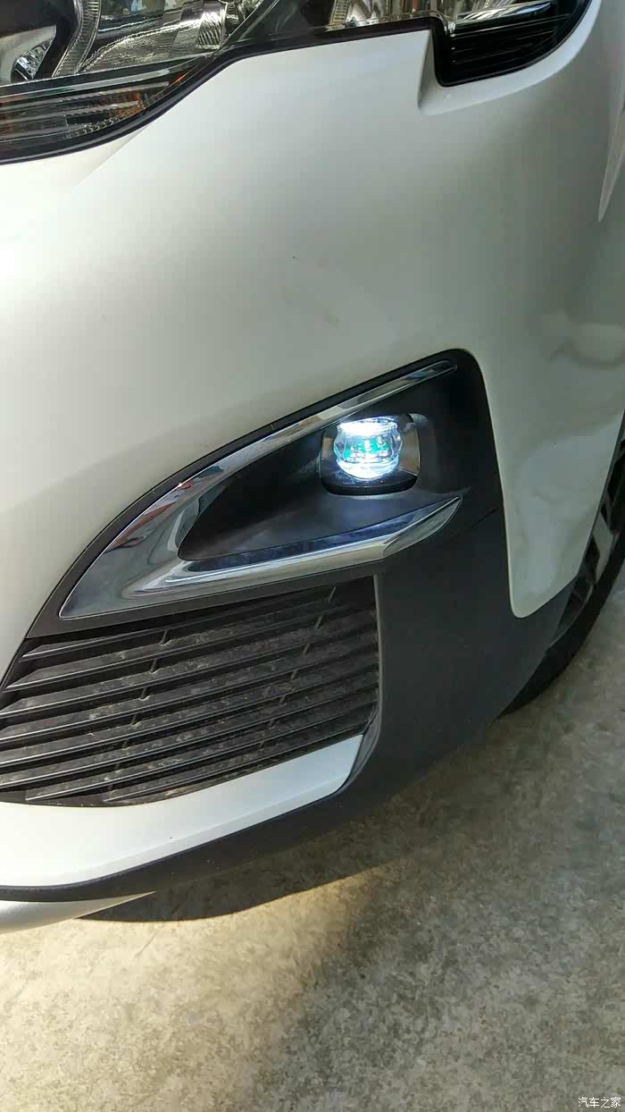 【图】自己动手更换led前雾灯总成_标致4008论坛_汽车之家论坛