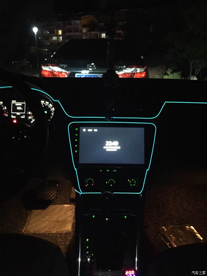 折腾又来了15款新明锐夜色完美呈现车内氛围灯和门灯
