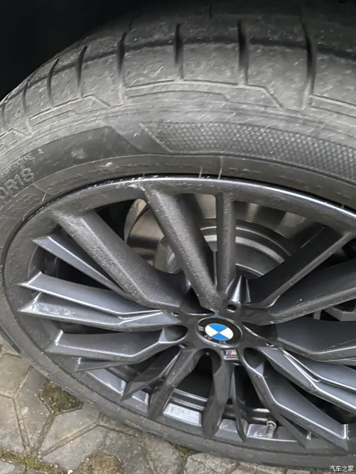 【图】3系轮胎轻微鼓包_宝马3系论坛_汽车之家论坛