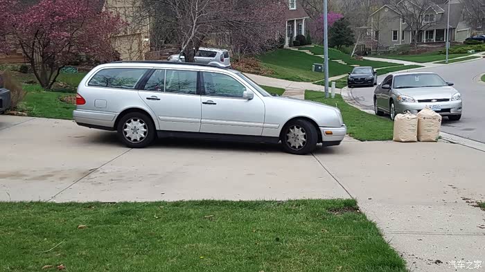 经典老车之四眼奔驰e级旅行车 mercedes-benz w210 wagon