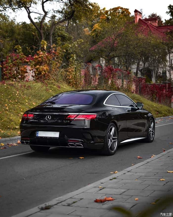 奔驰s63 coupe amg,一台完美且优雅的奔驰轿跑