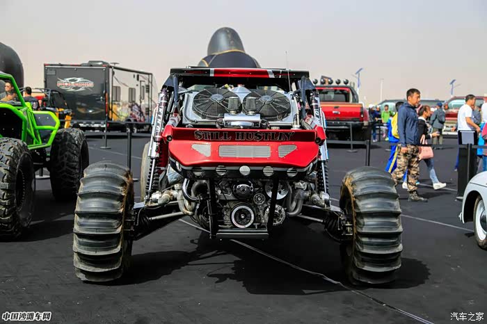 国外牛人手工打造钢管全地形车马力达1300hp世界最强动力