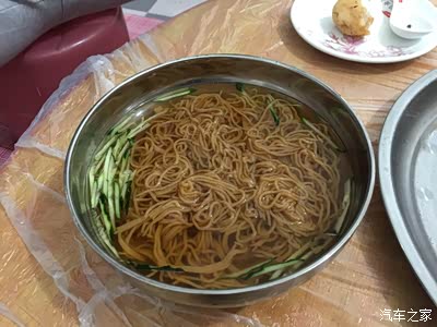 集安特色——榆树皮冷面有股特有清香