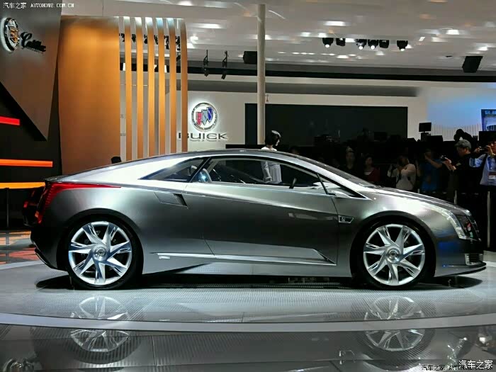 看电影里有辆凯迪拉克双门跑车