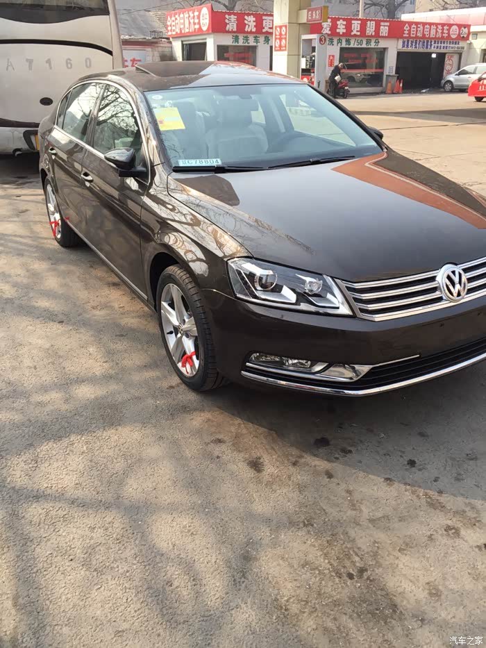 各位车友有迈腾摩卡棕的实车图片吗