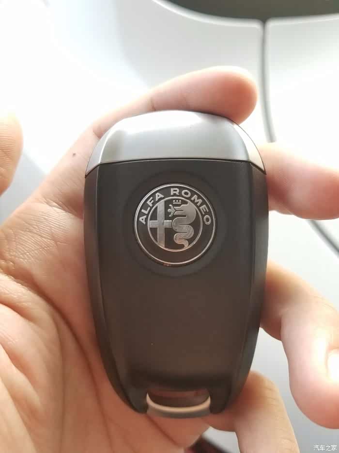 阿尔法罗密欧giulia280豪华版提车一个月感受