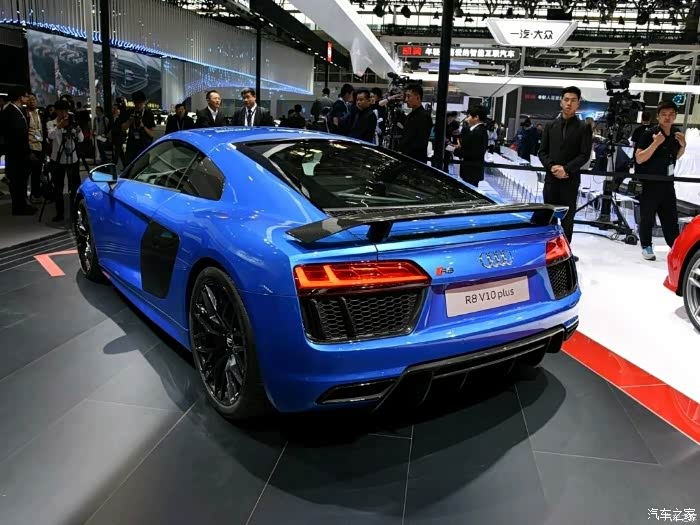 你会选择rs7还是r8