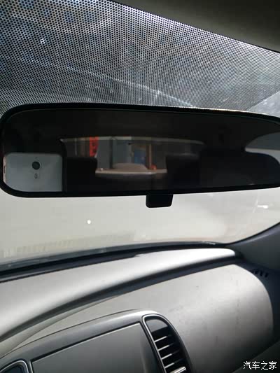 车内后视镜·是防炫目?