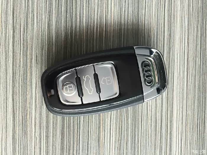 【图】碳纤维钥匙壳开窗取信号_奥迪a8论坛_汽车之家论坛