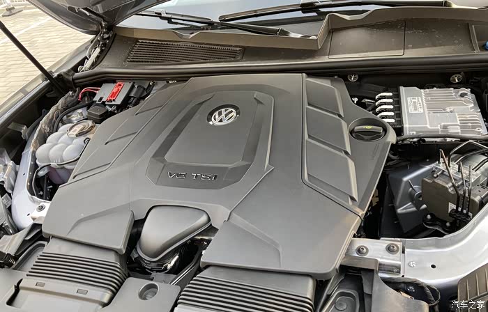 2021款途锐30tsi锐享版霜幕银新鲜提车申精