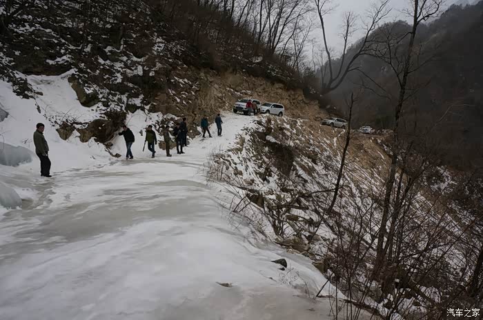 普拉多翻越秦岭山的牛圈沟