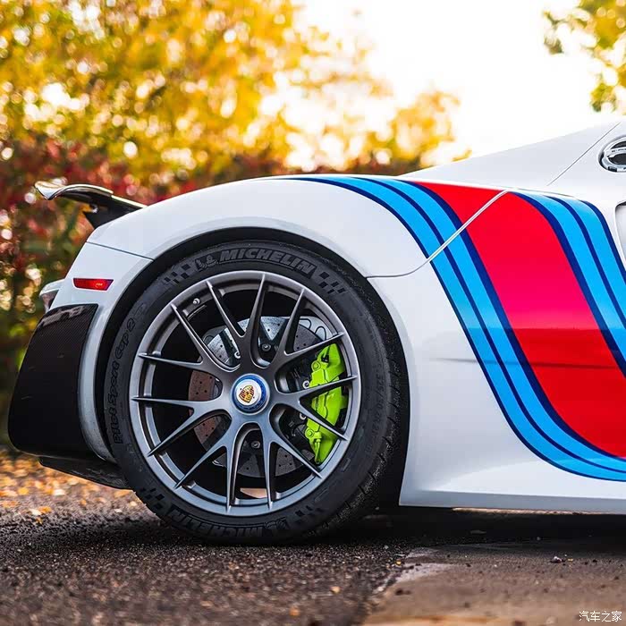保时捷918 spyder,马天尼赛车条纹拉花.
