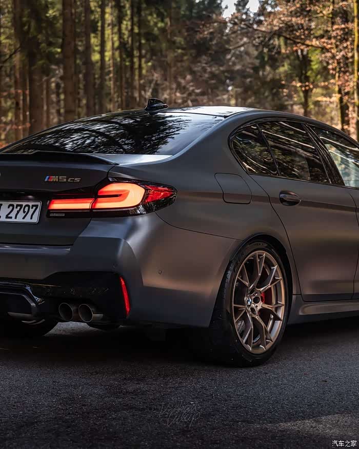 2021宝马m5cs充满激情的动感之车