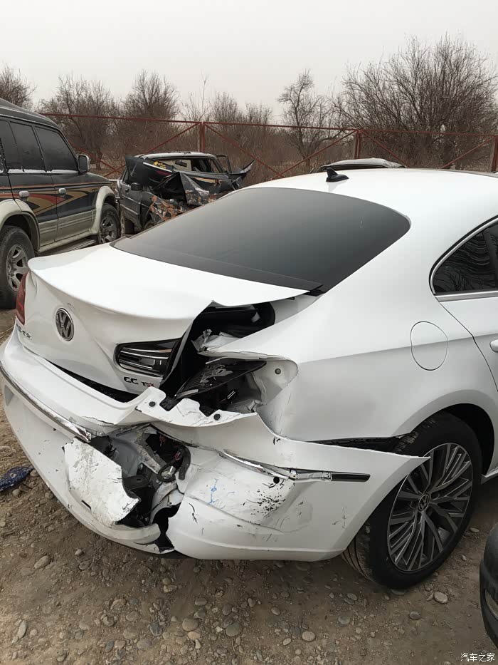 未上牌被停放严重追尾_一汽-大众cc论坛_汽车之家论坛