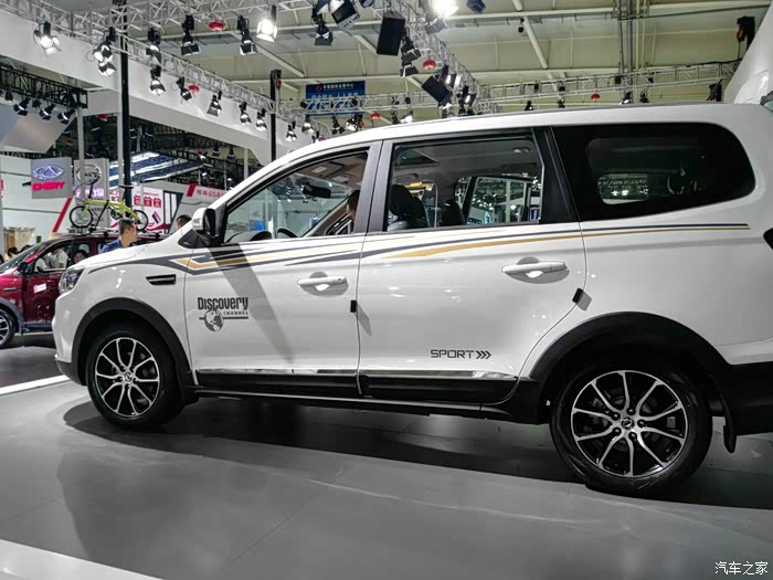 直击长春车展现场东风风行sx6