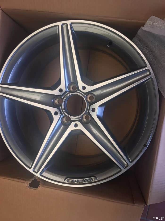 1178 | 回复: 29 奔驰c级论坛 收18寸amg五幅轮毂枪灰色!只要原车拆!