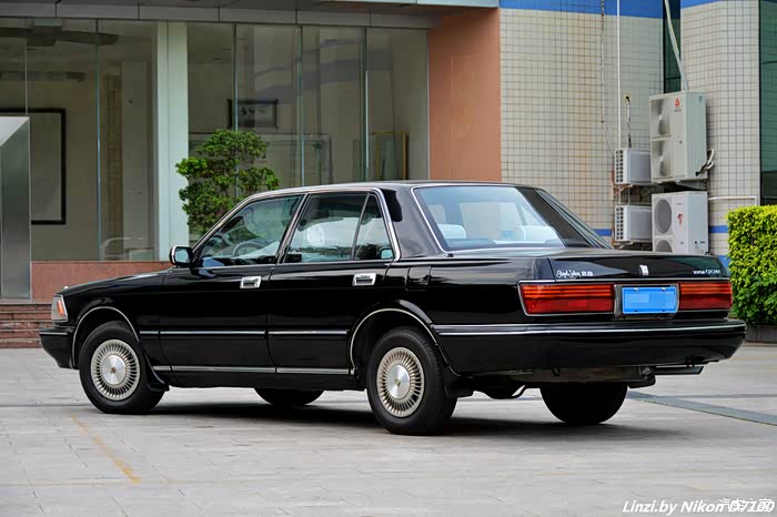 与经典相伴是幸运的最后的八代皇冠ms132royalsaloon91