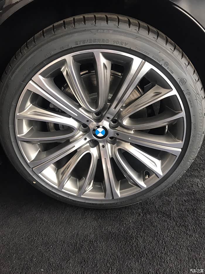 17款宝马730领先想换轮毂咨询