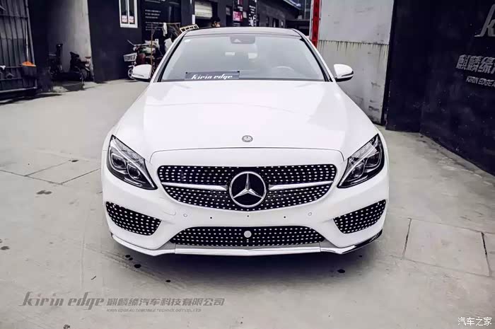 奔驰c260升级运动满天星前杠中网