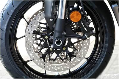 对320mm浮动刹车碟配tokico 4活塞放射式卡钳