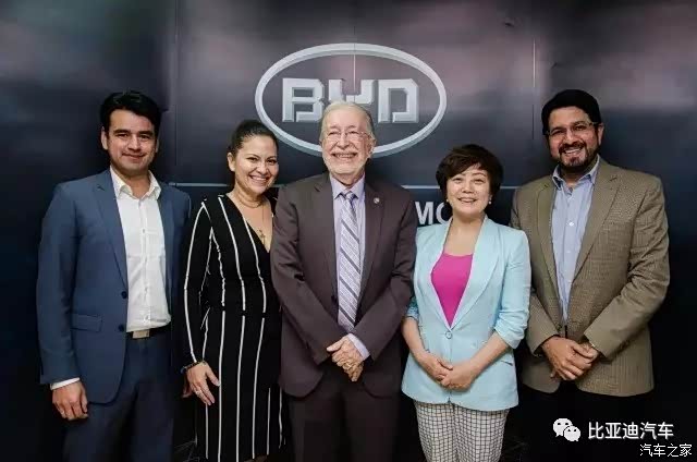 厄瓜尔国家工业生产部部santiago león先生()比亚迪级副总裁李柯