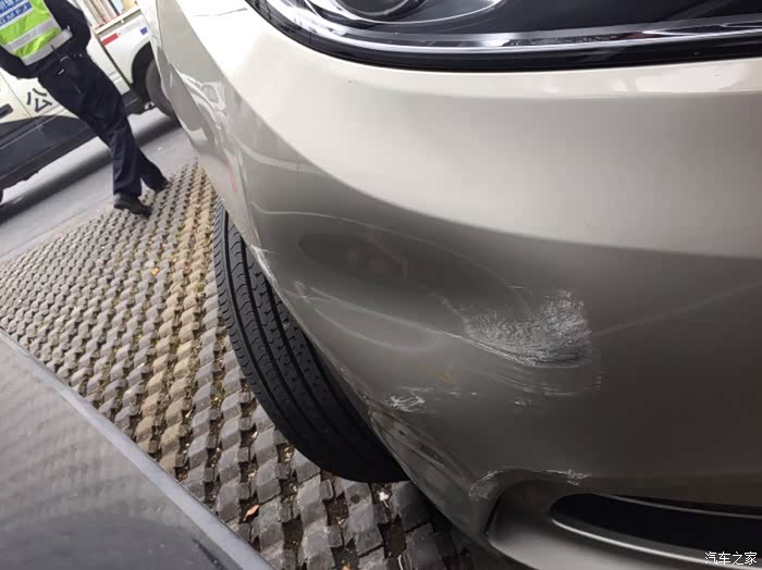 【图】新提gl8舒适,停车位被撞,改装大屏,影像,电尾门后续补_别克gl8