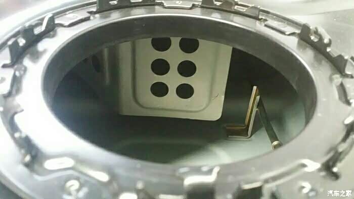 油箱异响确实是没设置防浪板么详见附图