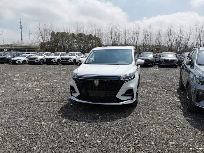 觉得imax8白色正面不好看后四十五度角还是挺好看的